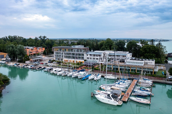 Hotel Yacht